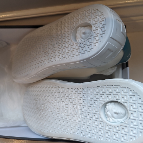 VersaceLa Greca low-top sneakers Size 11 - Picture 2 of 5